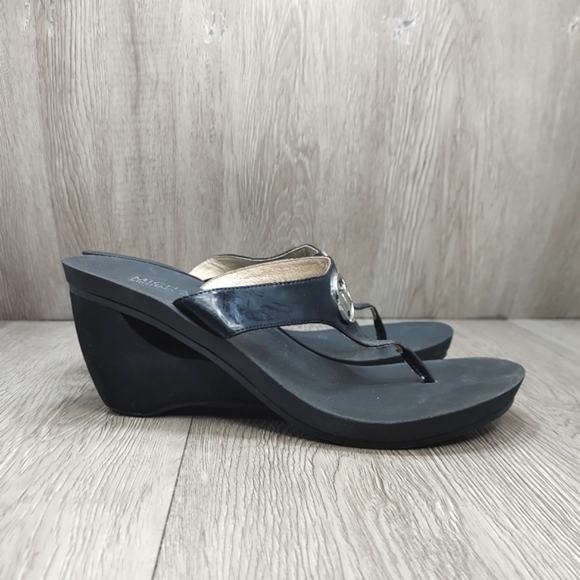 Michael Kors Black Platform Sandals Wedge Logo AK12C Thong Flip Flop Cutout 9.5 - Picture 2 of 9